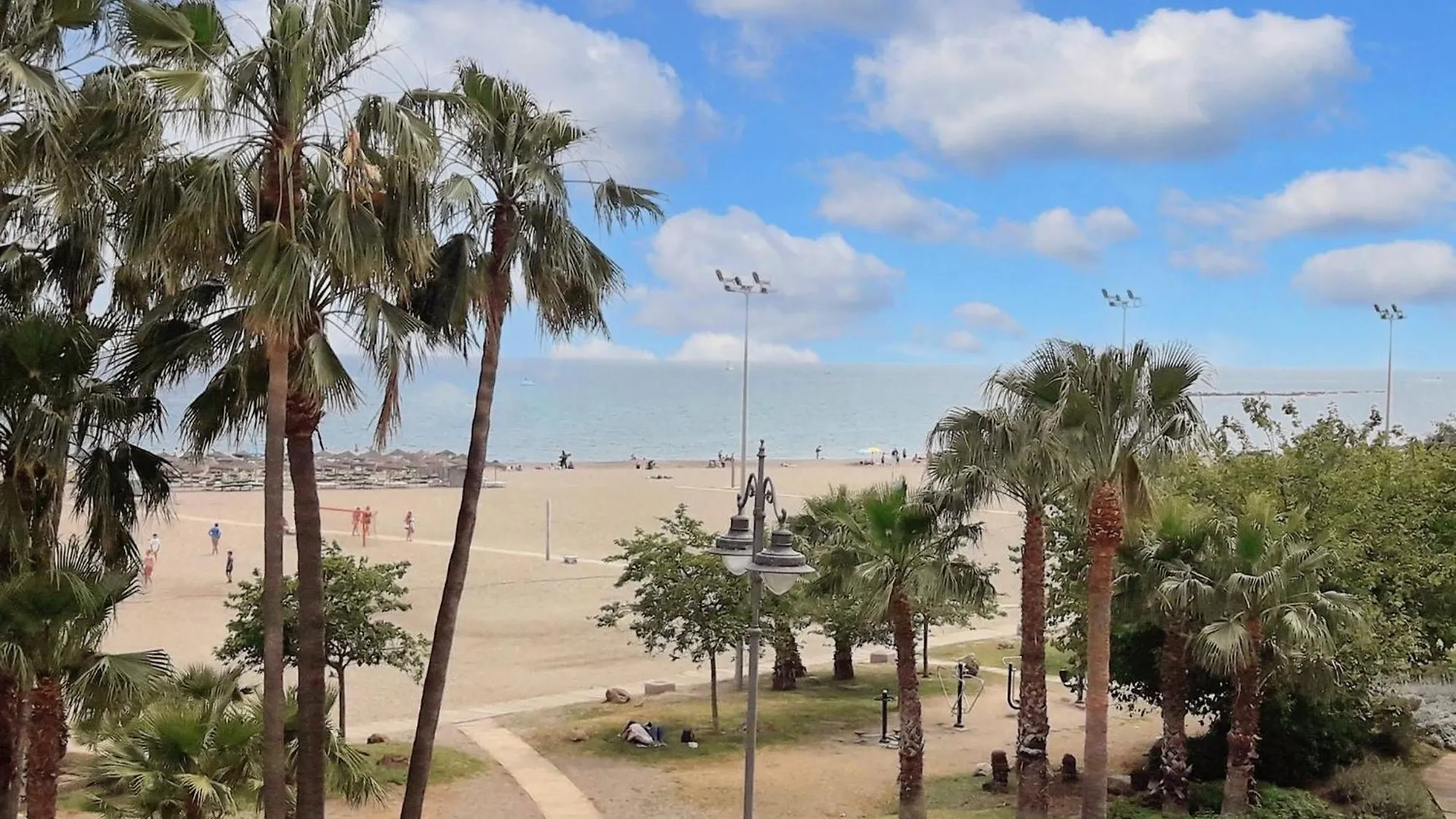 Apartment With Sea & Mountain Views In Benalmadena - 60 Sqm + Pool