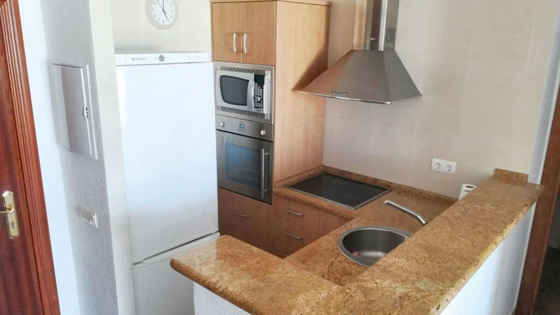 Apartment With Sea & Mountain Views In Benalmadena - 60 Sqm + Pool