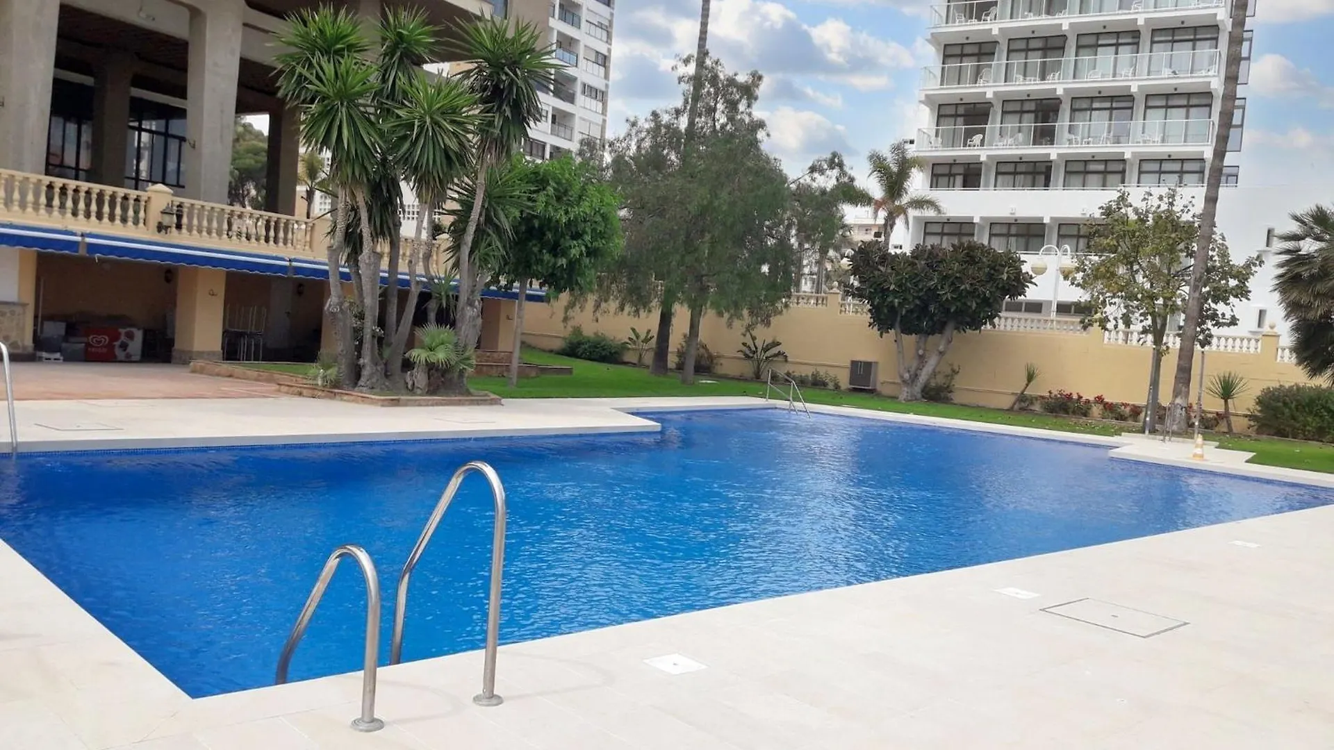 Apartment With Sea & Mountain Views In Benalmadena - 60 Sqm + Pool